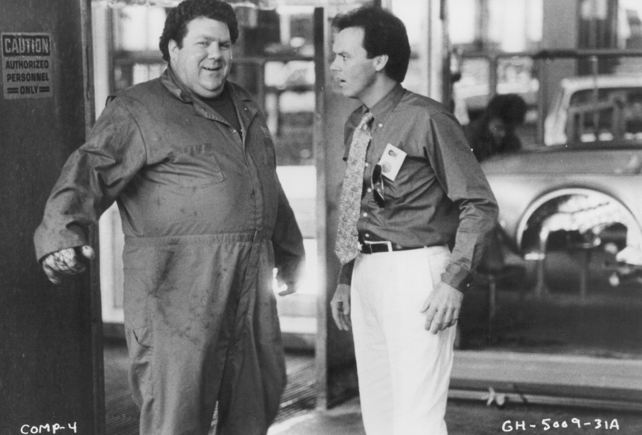 Still of Michael Keaton and George Wendt in Gung Ho (1986)