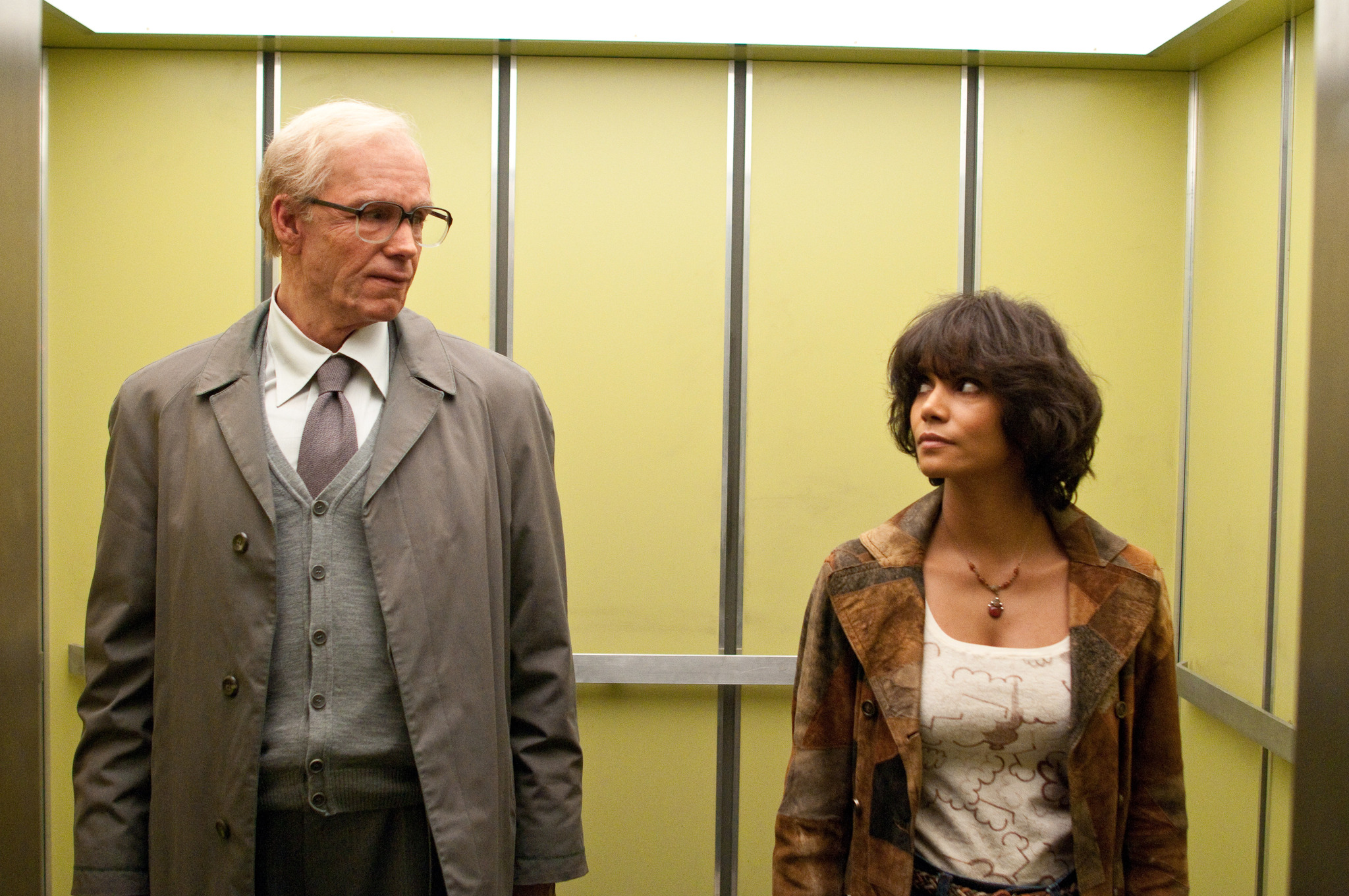 Still of Halle Berry and James D'Arcy in Debesu zemelapis (2012)
