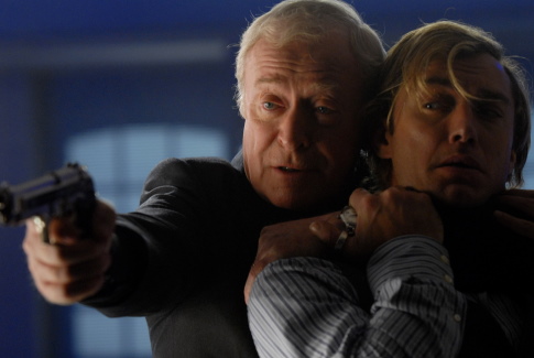 Still of Jude Law and Michael Caine in Sleuth (2007)