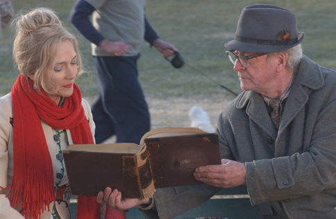 Still of Michael Caine and Glenne Headly in Around the Bend (2004)