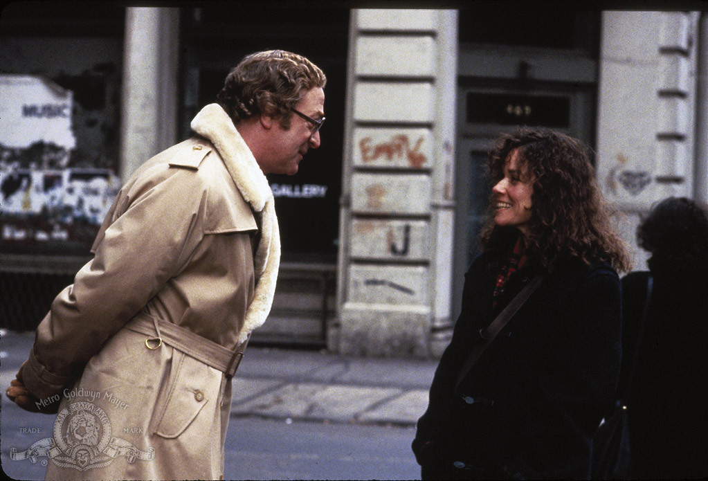 Still of Michael Caine and Barbara Hershey in Hannah and Her Sisters (1986)