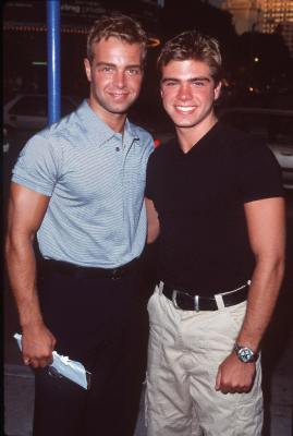 Joey Lawrence and Matthew Lawrence at event of Return to Paradise (1998)
