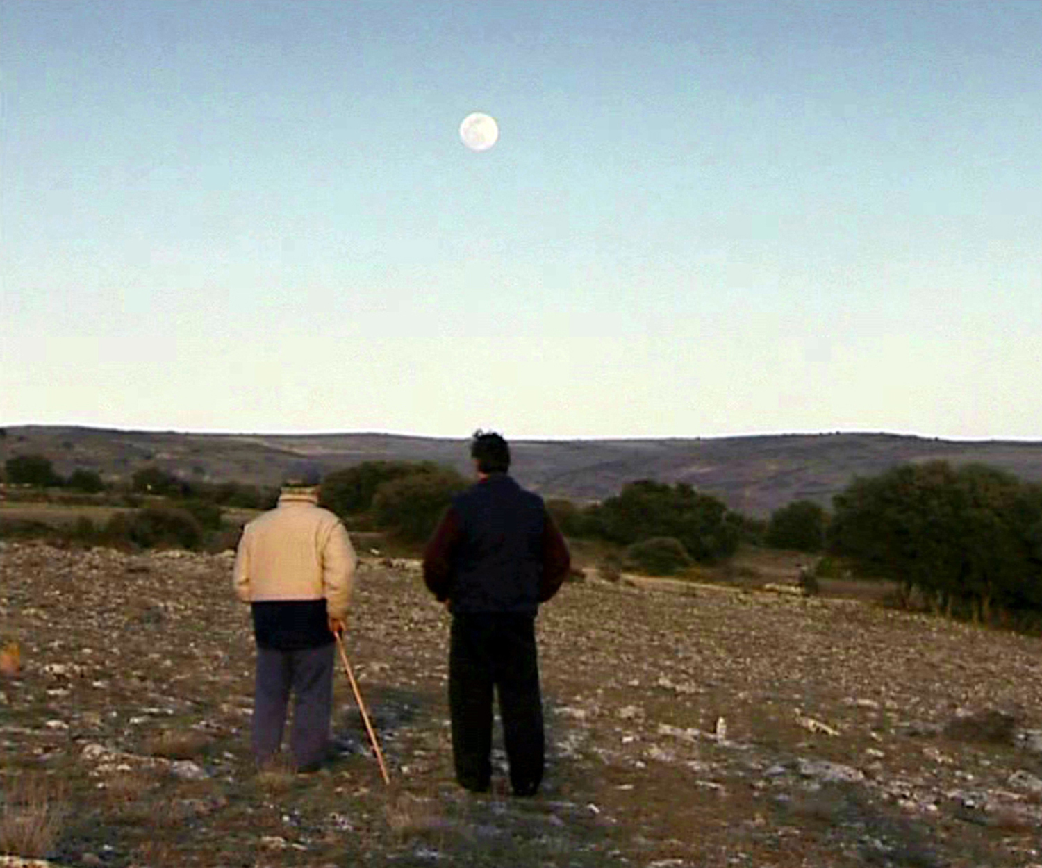 Still of Antonino Martínez and Silvano García in El cielo gira (2004)