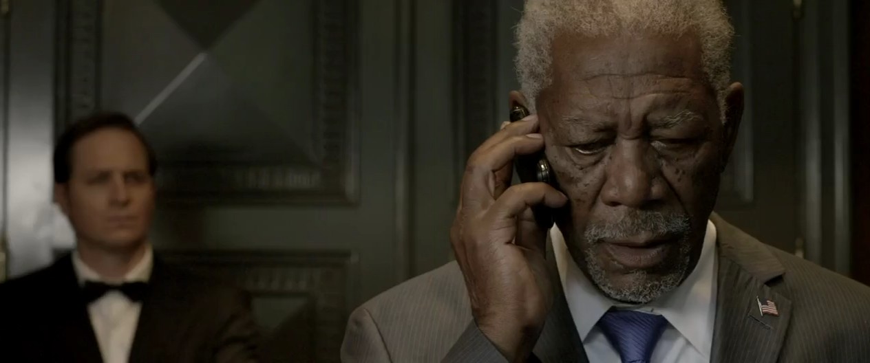 Still of Morgan Freeman and Karl Thaning in Momentum (2015)