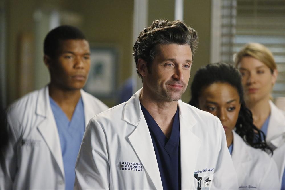 Still of Patrick Dempsey, Jerrika Hinton, Gaius Charles and Tessa Ferrer in Grei anatomija (2005)