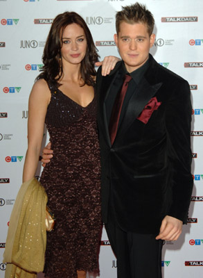 Michael Bublé and Emily Blunt at event of The 35th Annual Juno Awards (2006)