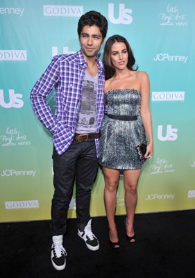 Adrian Grenier and Jessica Lowndes