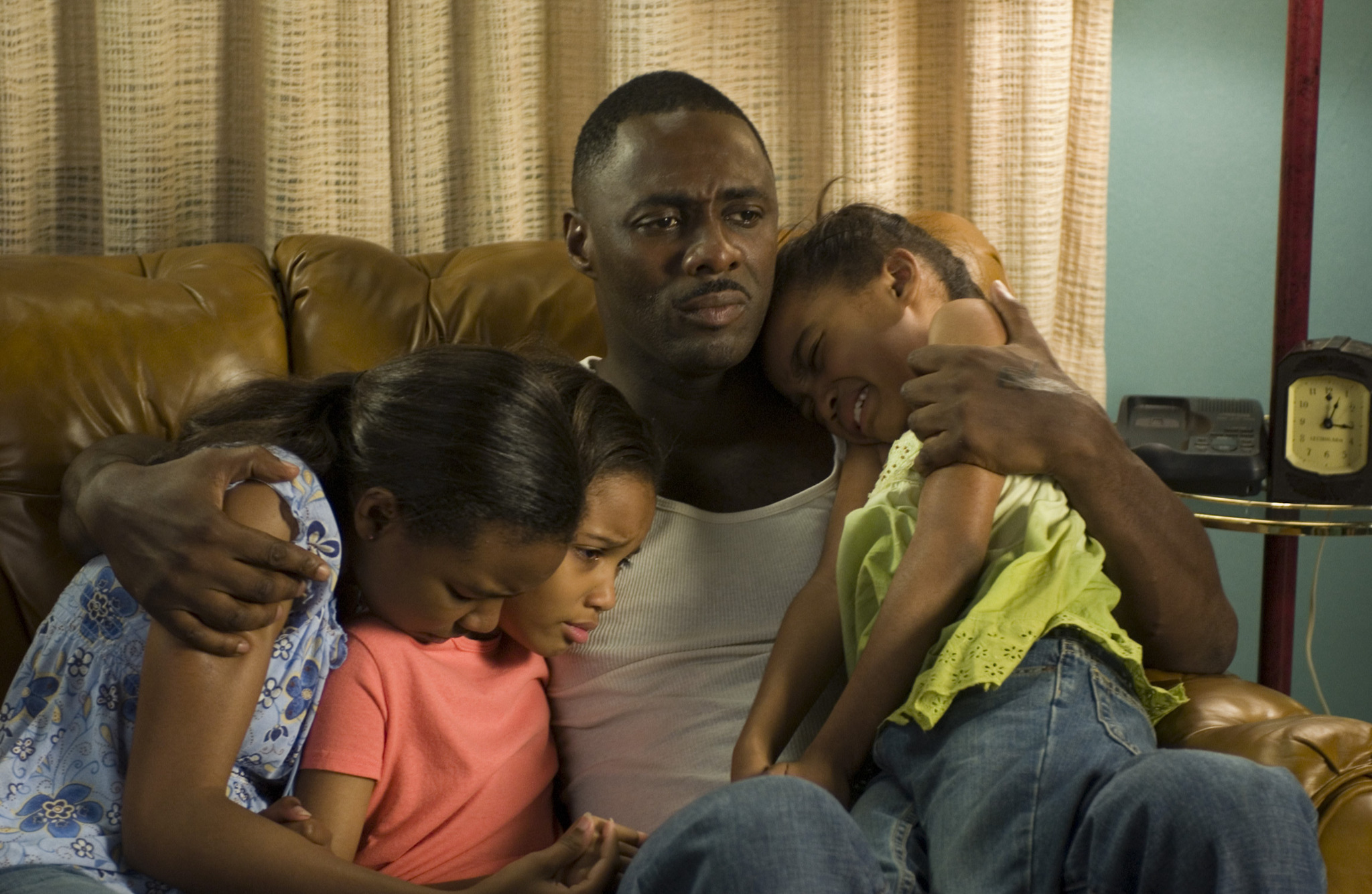Still of Idris Elba, Lauryn Alisa McClain and Sierra Aylina McClain in Daddy's Little Girls (2007)