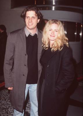 Elisabeth Shue and Davis Guggenheim at event of Lok, stok arba sauk (1998)