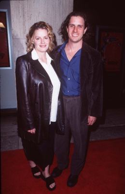 Elisabeth Shue and Davis Guggenheim at event of Deconstructing Harry (1997)