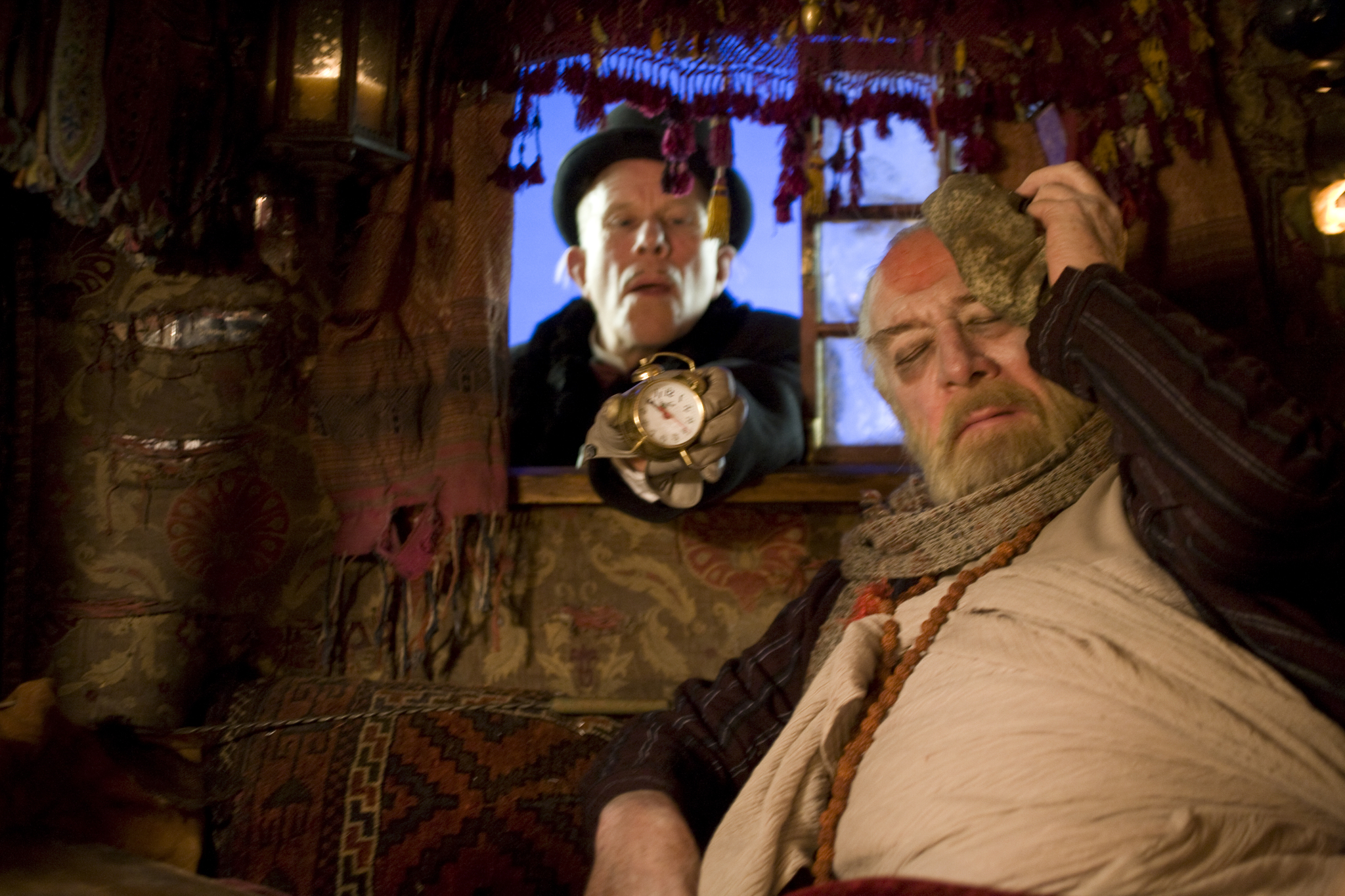 Still of Christopher Plummer and Tom Waits in The Imaginarium of Doctor Parnassus (2009)