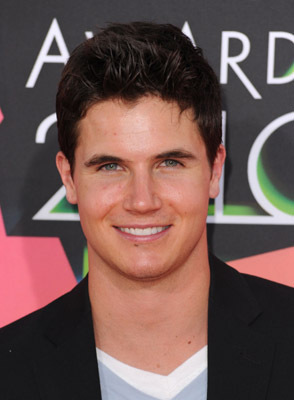 Robbie Amell