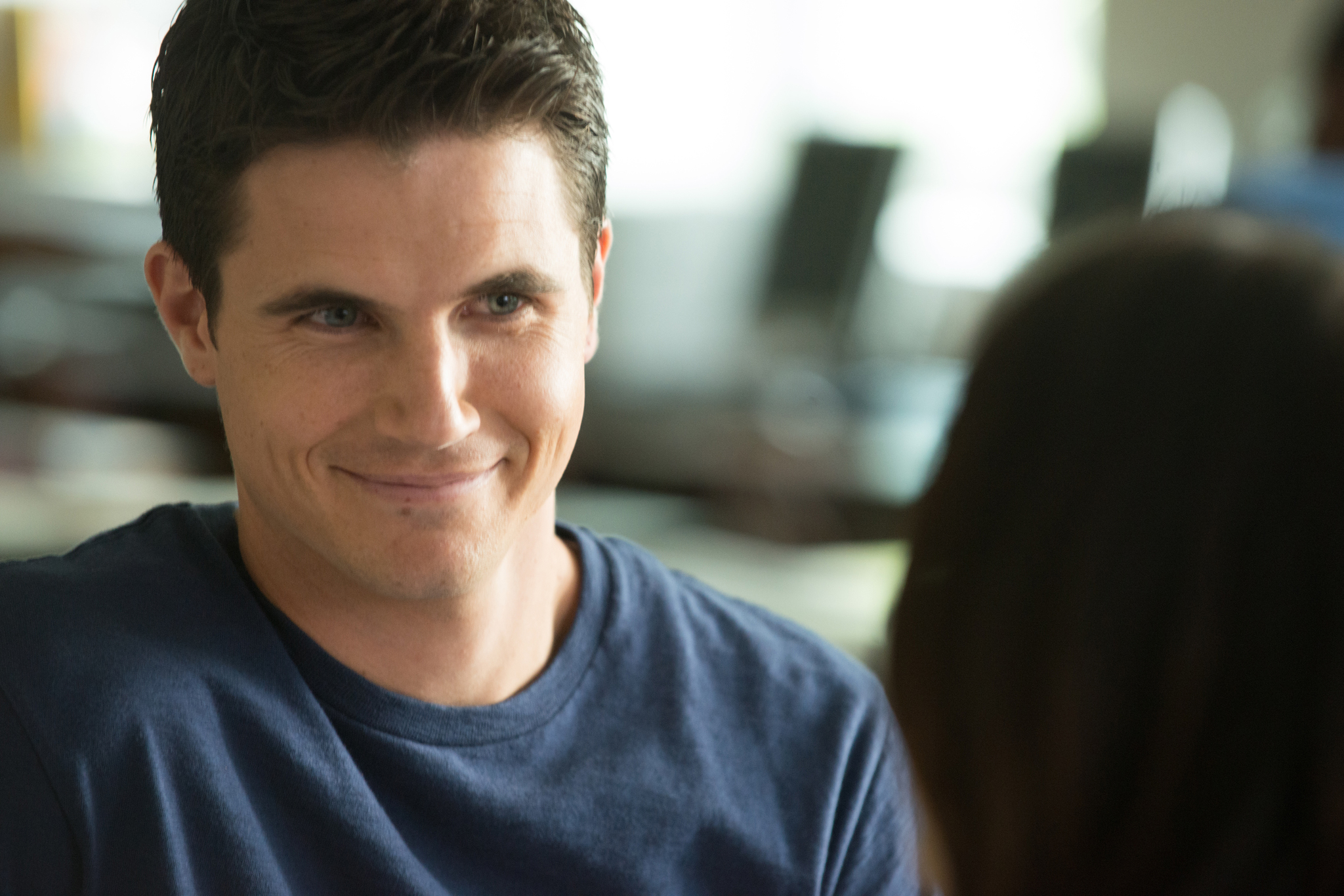 Still of Robbie Amell in The DUFF (2015)