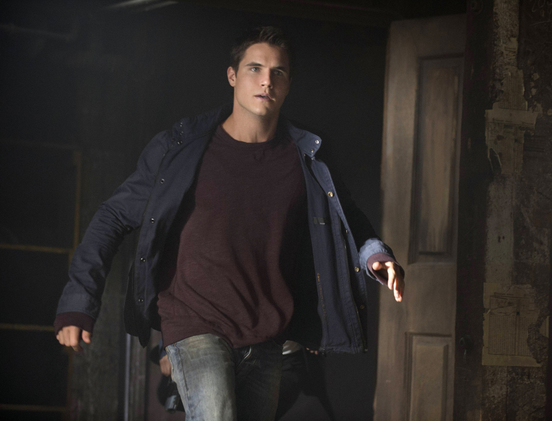 Still of Robbie Amell in The Tomorrow People (2013)