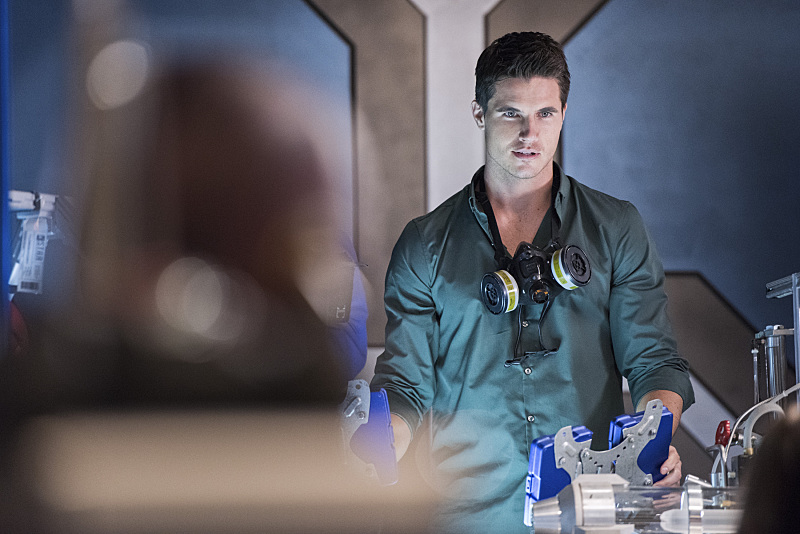 Still of Robbie Amell in The Flash (2014)