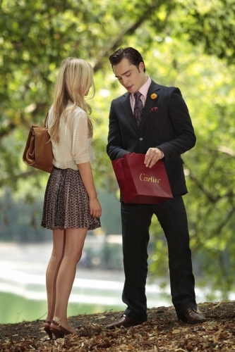 Still of Clémence Poésy and Ed Westwick in Liezuvautoja (2007)