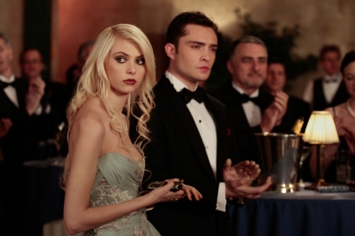 Still of Taylor Momsen and Ed Westwick in Liezuvautoja (2007)