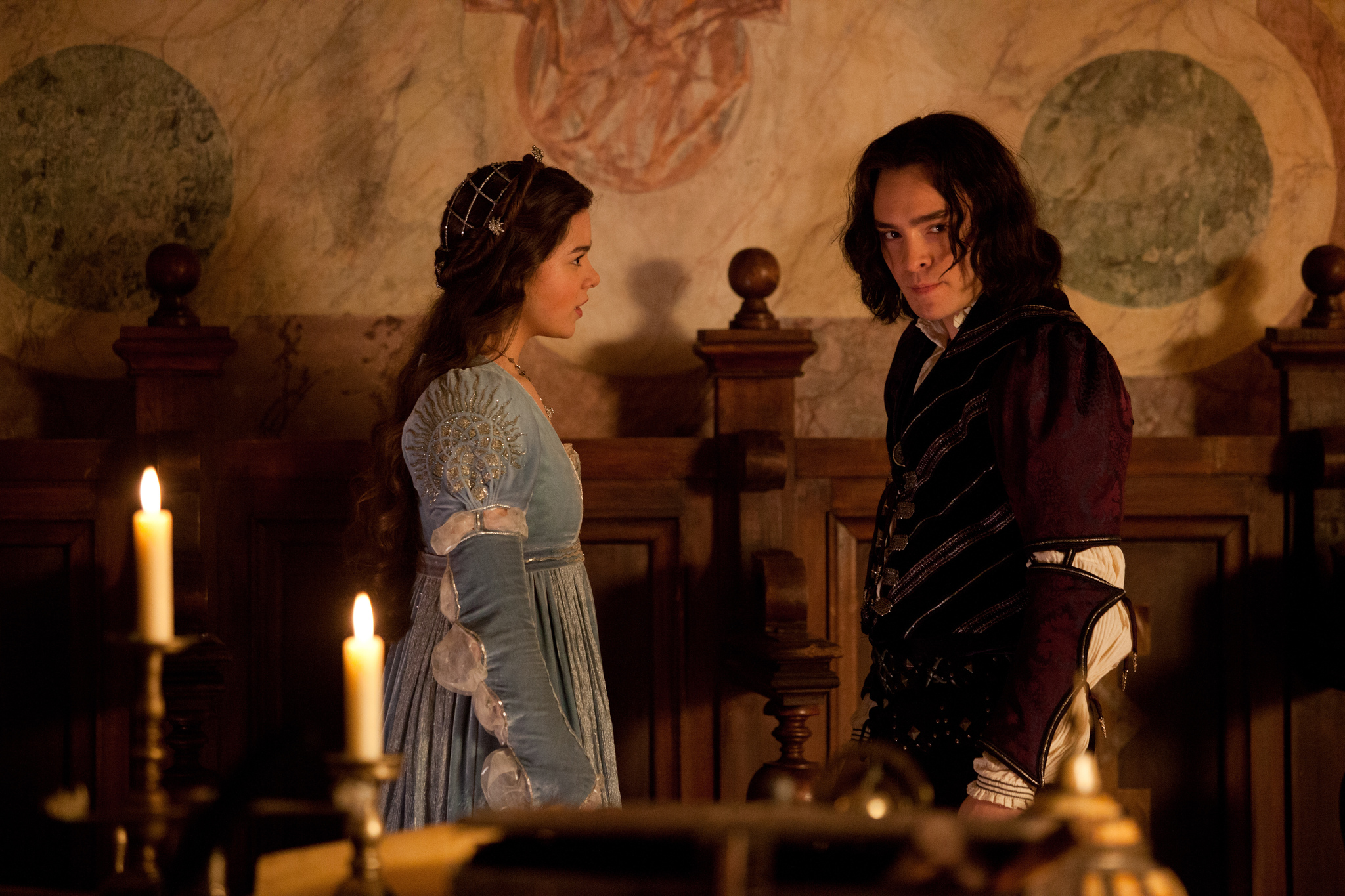 Still of Ed Westwick and Hailee Steinfeld in Romeo & Juliet (2013)