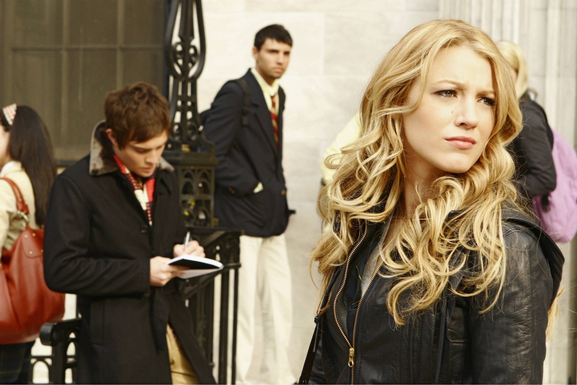 Still of Blake Lively and Ed Westwick in Liezuvautoja (2007)