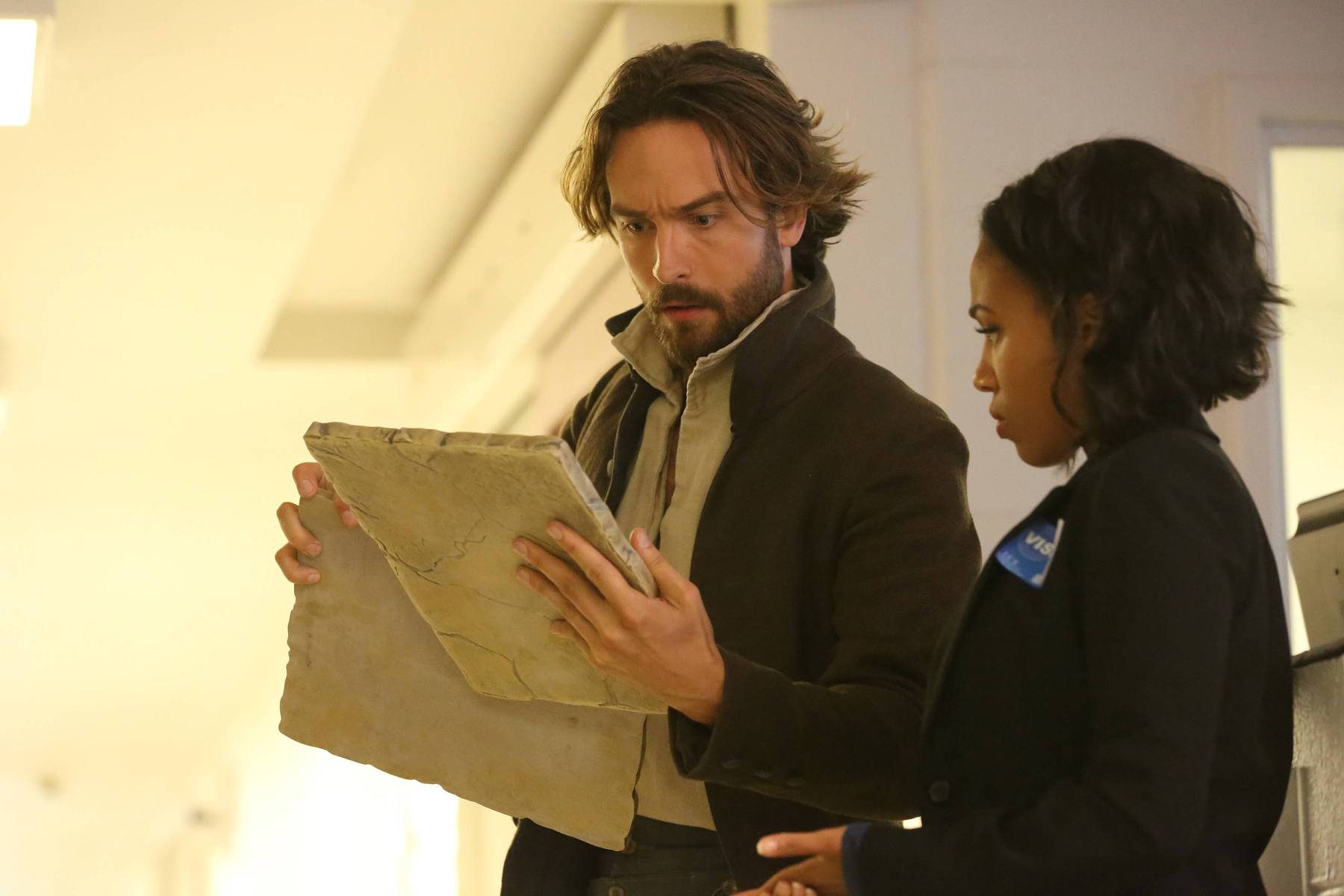 Still of Tom Mison and Nicole Beharie in Sleepy Hollow (2013)