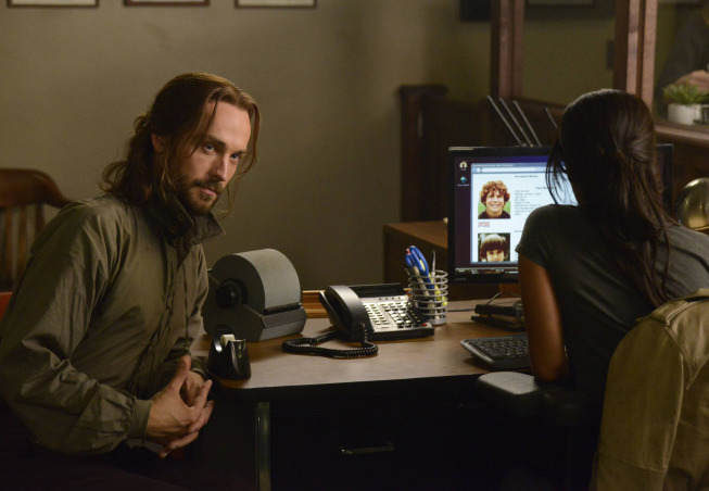 Still of Tom Mison and Nicole Beharie in Sleepy Hollow (2013)