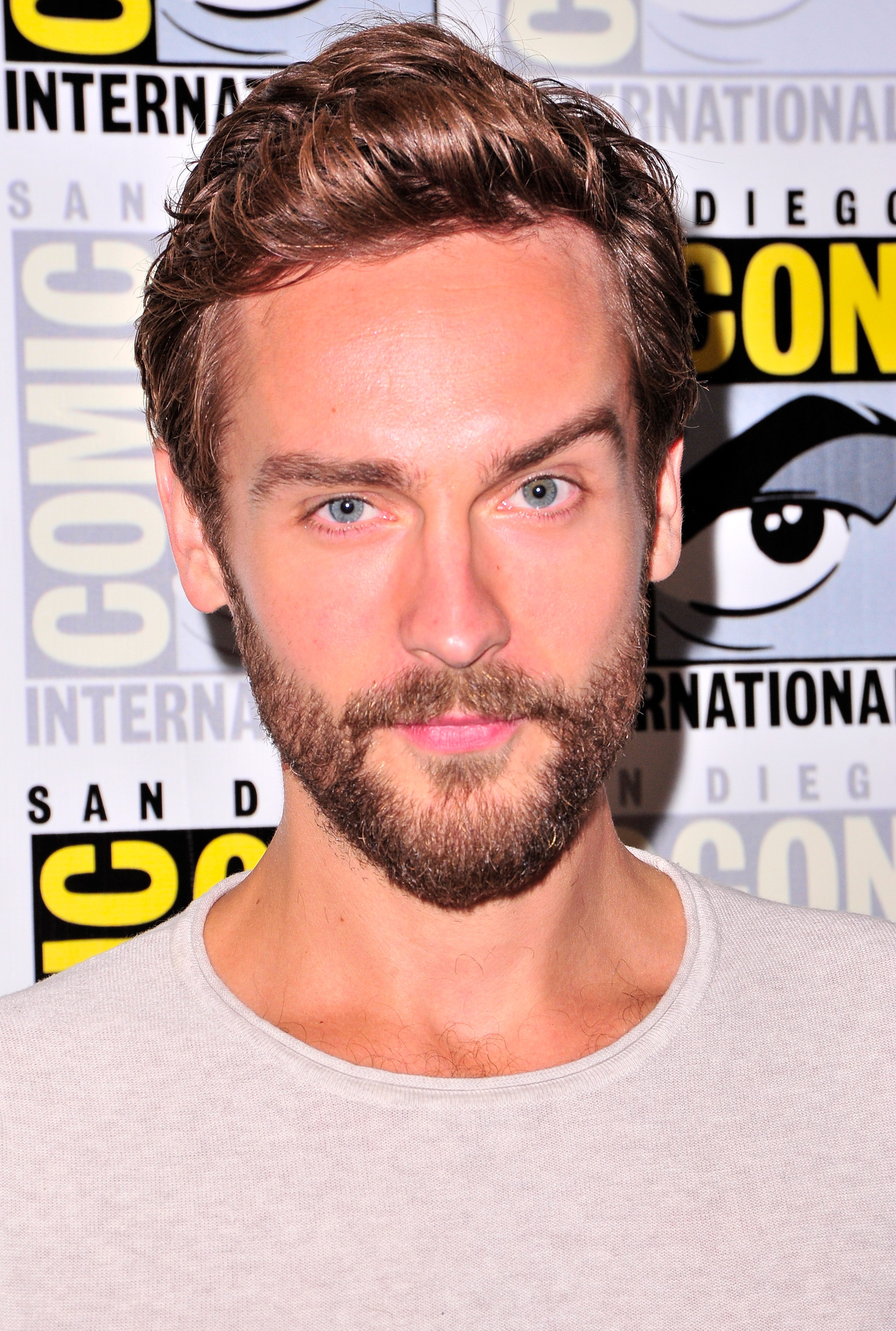 Tom Mison at event of Sleepy Hollow (2013)