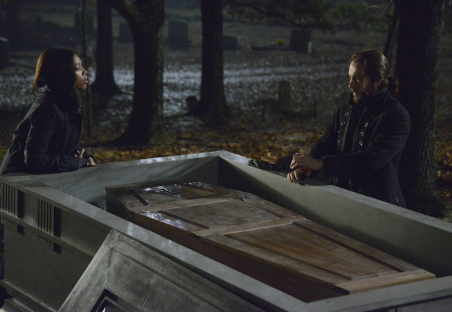 Still of Tom Mison and Nicole Beharie in Sleepy Hollow (2013)