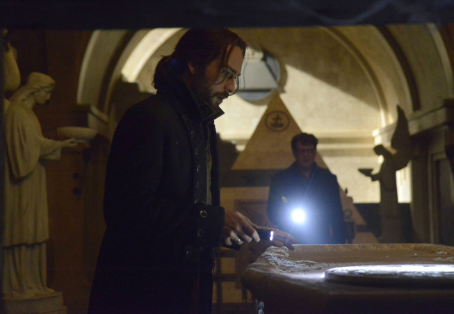 Still of John Noble and Tom Mison in Sleepy Hollow (2013)