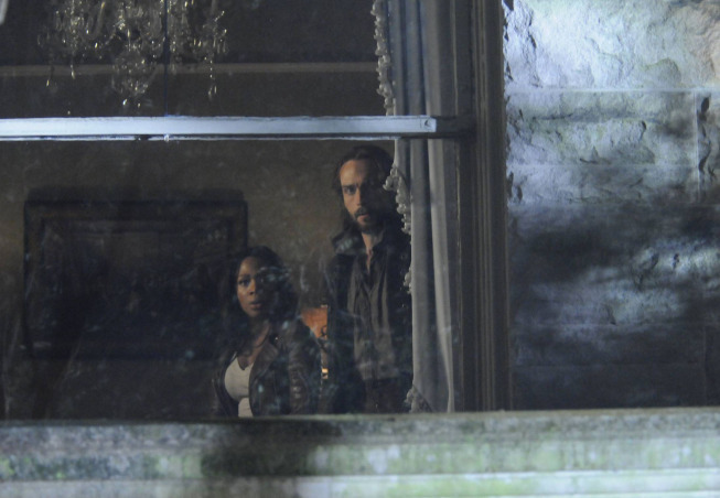 Still of Tom Mison and Nicole Beharie in Sleepy Hollow (2013)