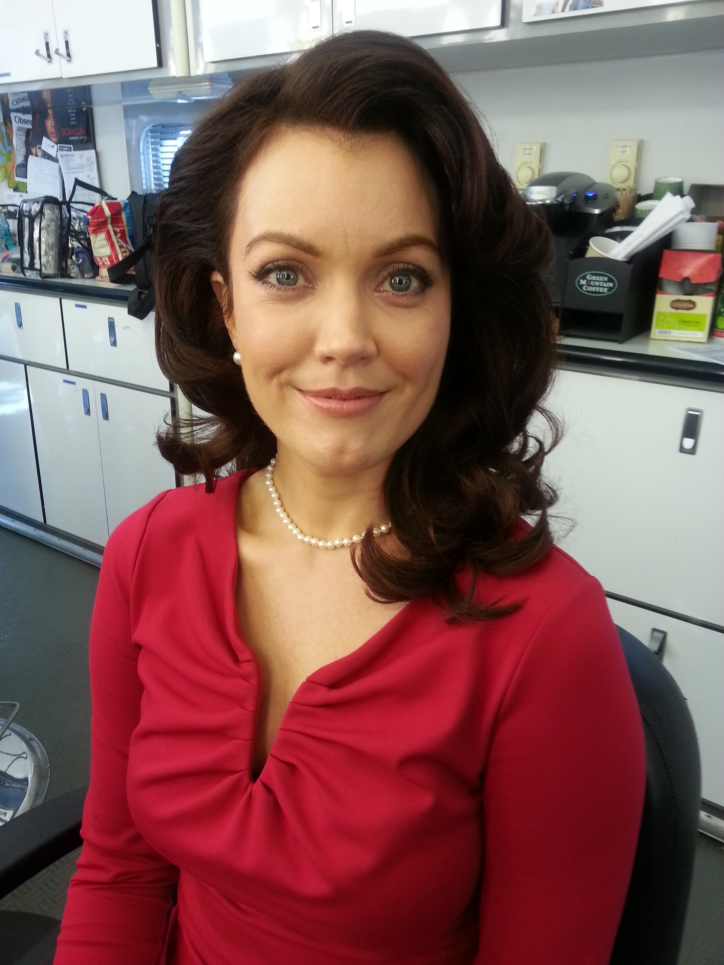 Scandal Season 3 Bellamy Young stars as 1st lady Mellie Grant