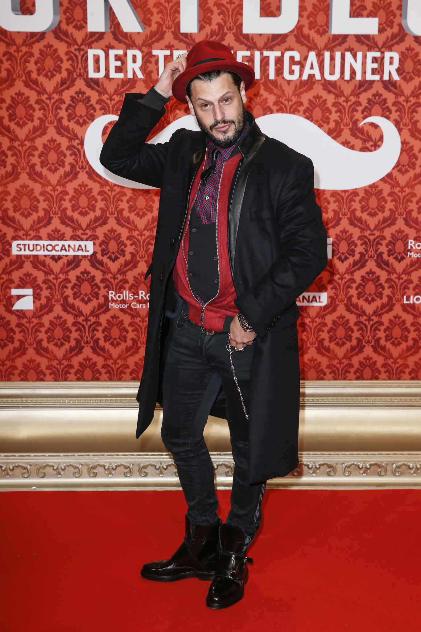 Manuel Cortez at event of Usuotasis Ponas Mortdecai (2015)