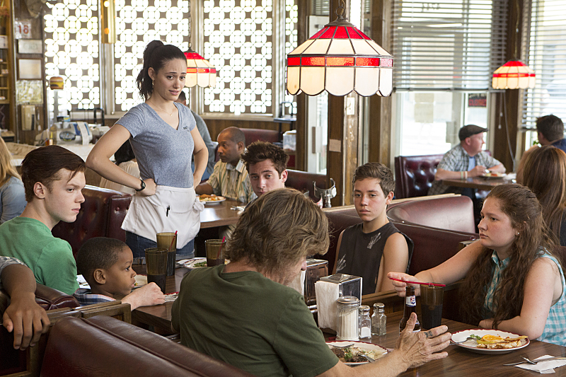 Still of William H. Macy, Emmy Rossum, Cameron Monaghan, Jeremy Allen White, Ethan Cutkosky, Emma Kenney and Brenden Sims in Shameless (2011)