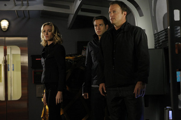 Still of Adam Baldwin, Zachary Levi and Yvonne Strahovski in Cakas (2007)