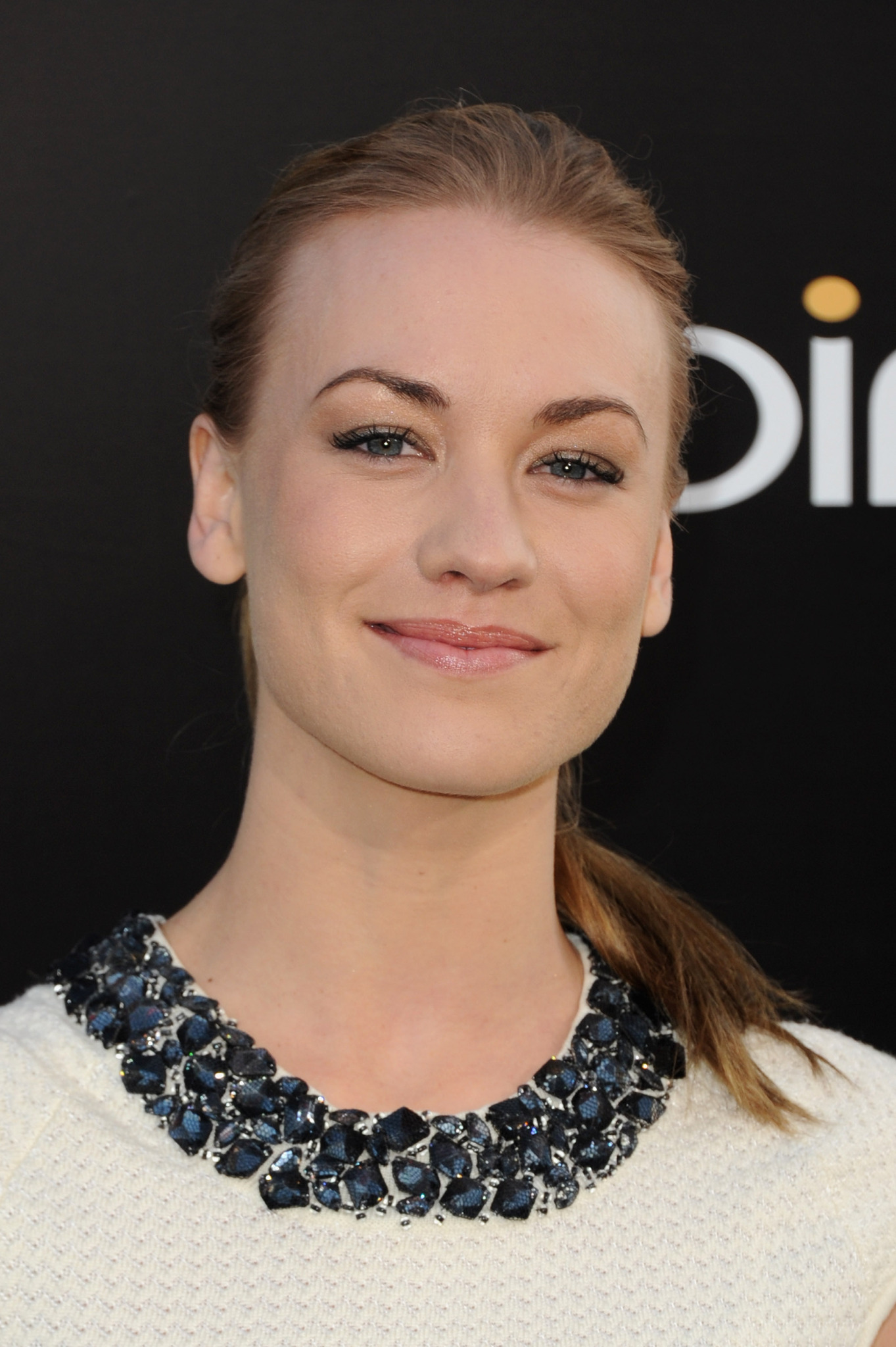 Yvonne Strahovski at event of Pagirios Tailande (2011)