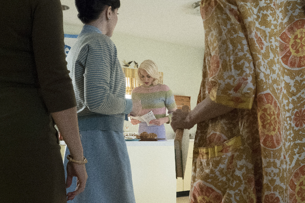 Still of Azure Parsons and Yvonne Strahovski in The Astronaut Wives Club (2015)