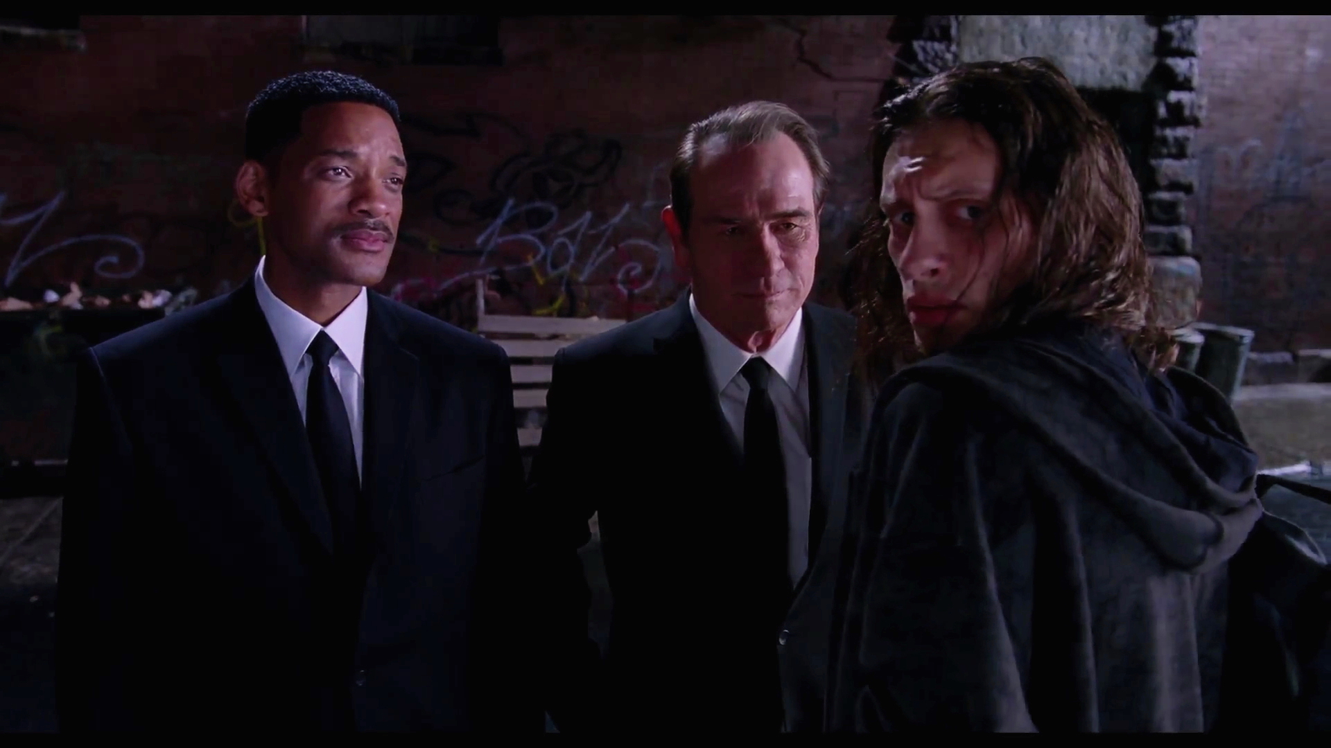 Still of Will Smith, Tommy Lee Jones and Martín Lombard in Men in Black 3 (2012)