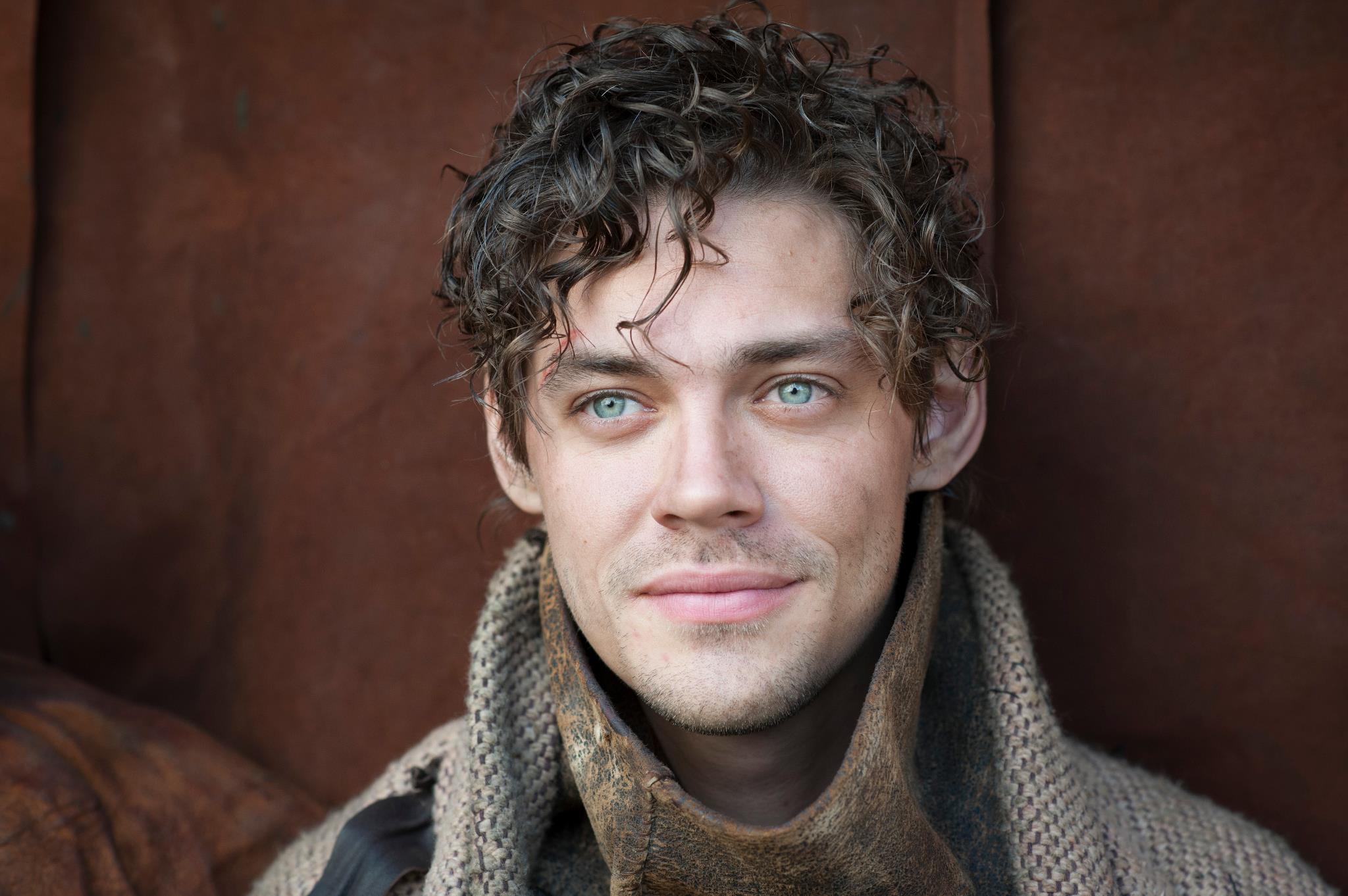 Tom Payne as Rob Cole in The Physician