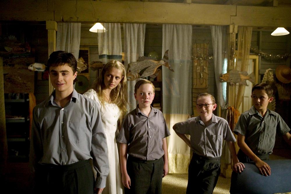 Still of Daniel Radcliffe, Teresa Palmer, James Fraser, Lee Cormie and Christian Byers in December Boys (2007)