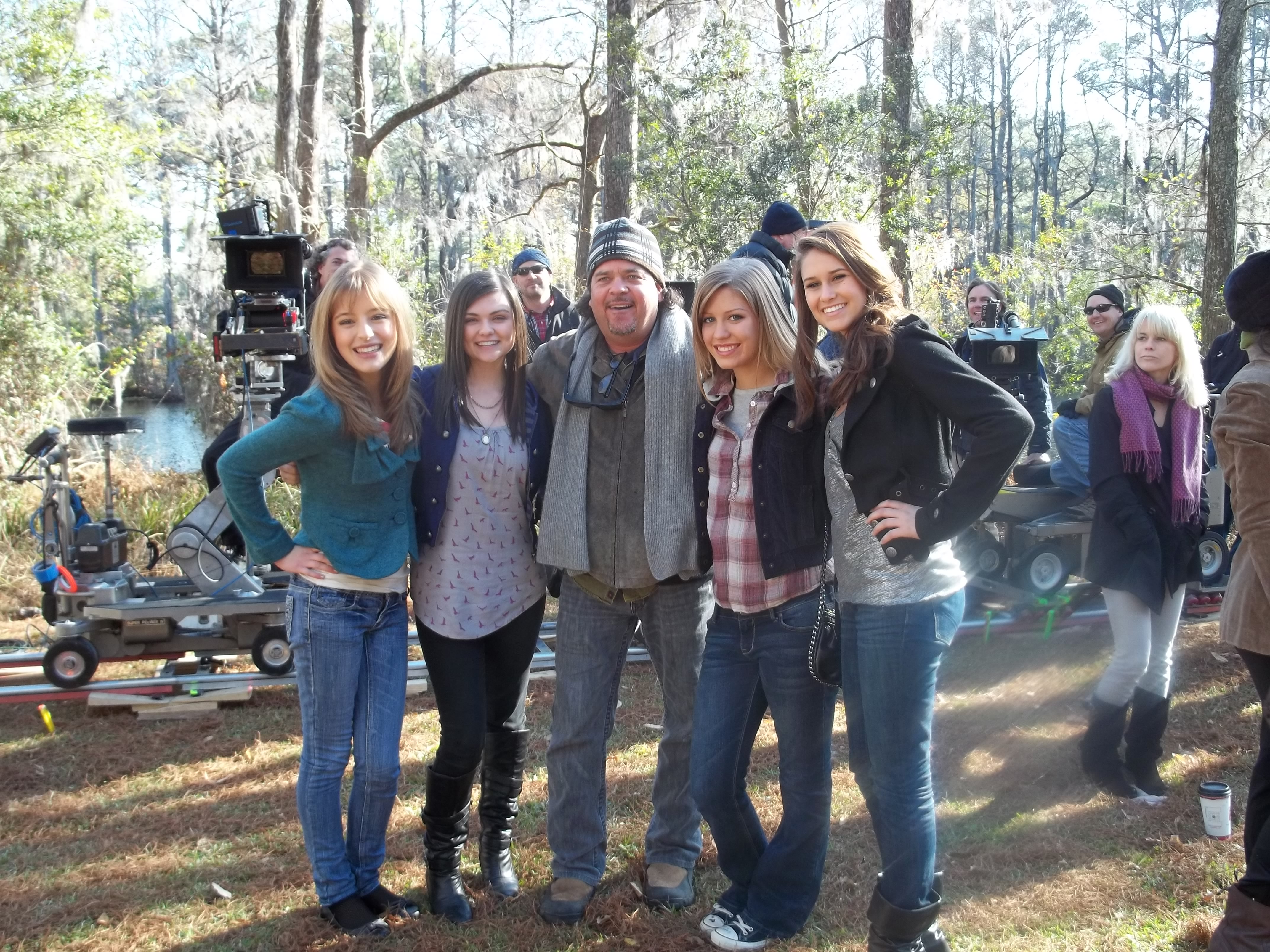 Katie and the girls taking a break on set with the Director, Peter Kowalski. One Tree Hill 
