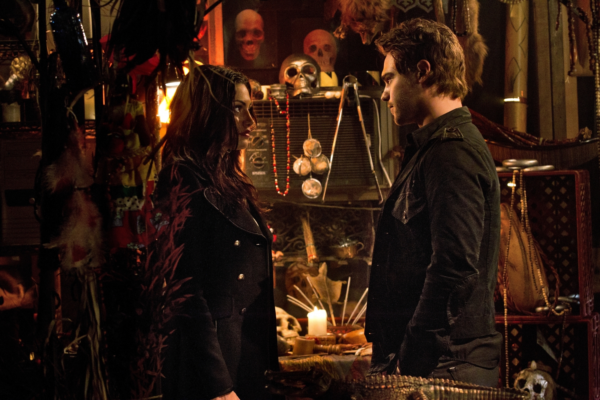 Still of Phoebe Tonkin and Grey Damon in The Secret Circle (2011)