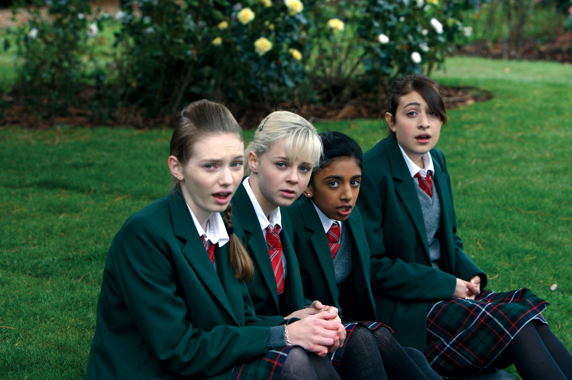 Still of Georgia Henshaw, Eleanor Tomlinson, Georgia Groome and Manjeeven Grewal in Angus, Thongs and Perfect Snogging (2008)