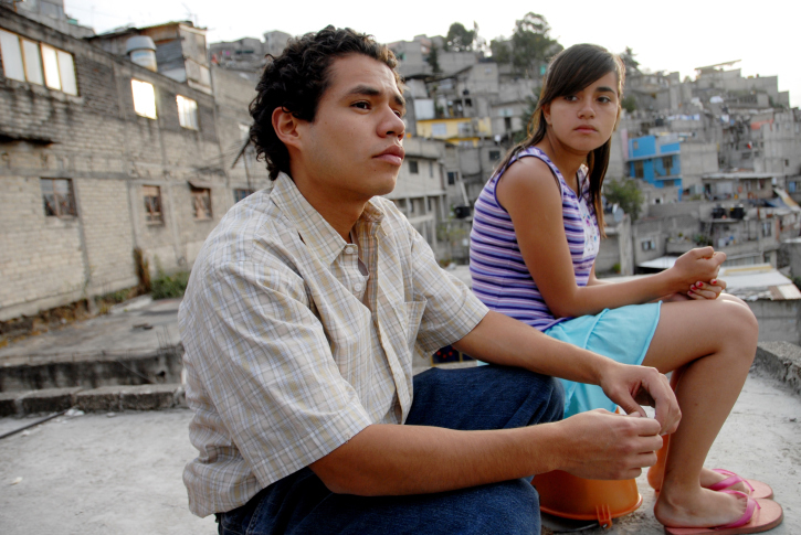 Still of Paulina Gaitan in Sin nombre (2009)