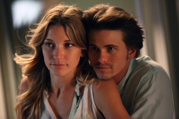 Still of Jason Ritter and Sarah Roemer in The Event (2010)
