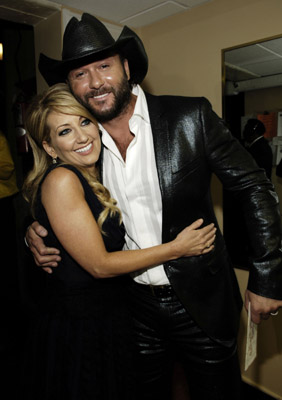 Tim McGraw and Lee Ann Womack at event of 2005 American Music Awards (2005)