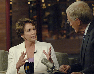 Still of David Letterman and Nancy Pelosi in Late Show with David Letterman (1993)
