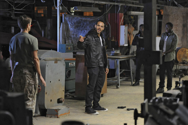 Still of Daniel Sunjata, Mike Warren and Aaron Tveit in Graceland (2013)