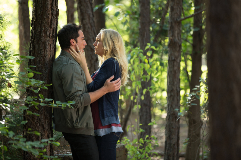 Still of Michael Trevino and Candice Accola in Vampyro dienorasciai (2009)