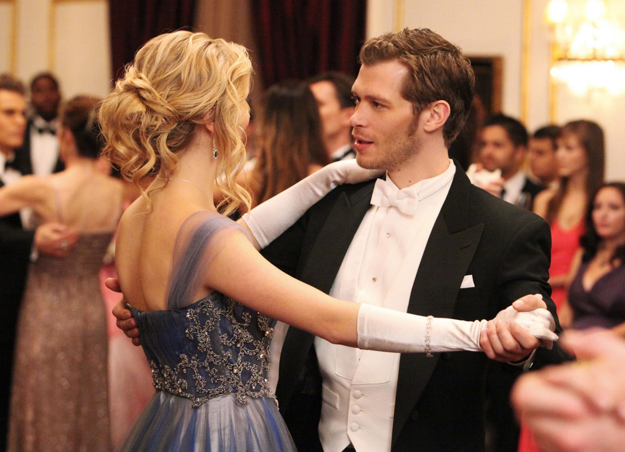 Still of Joseph Morgan and Candice Accola in Vampyro dienorasciai (2009)