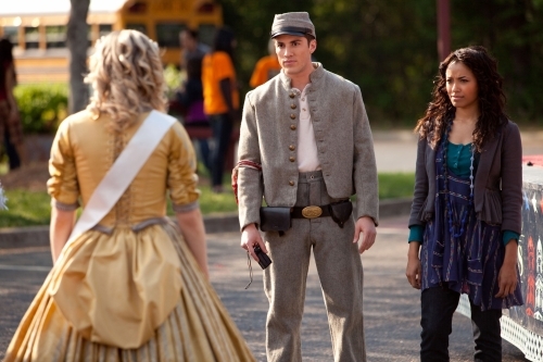 Still of Kat Graham, Michael Trevino and Candice Accola in Vampyro dienorasciai (2009)