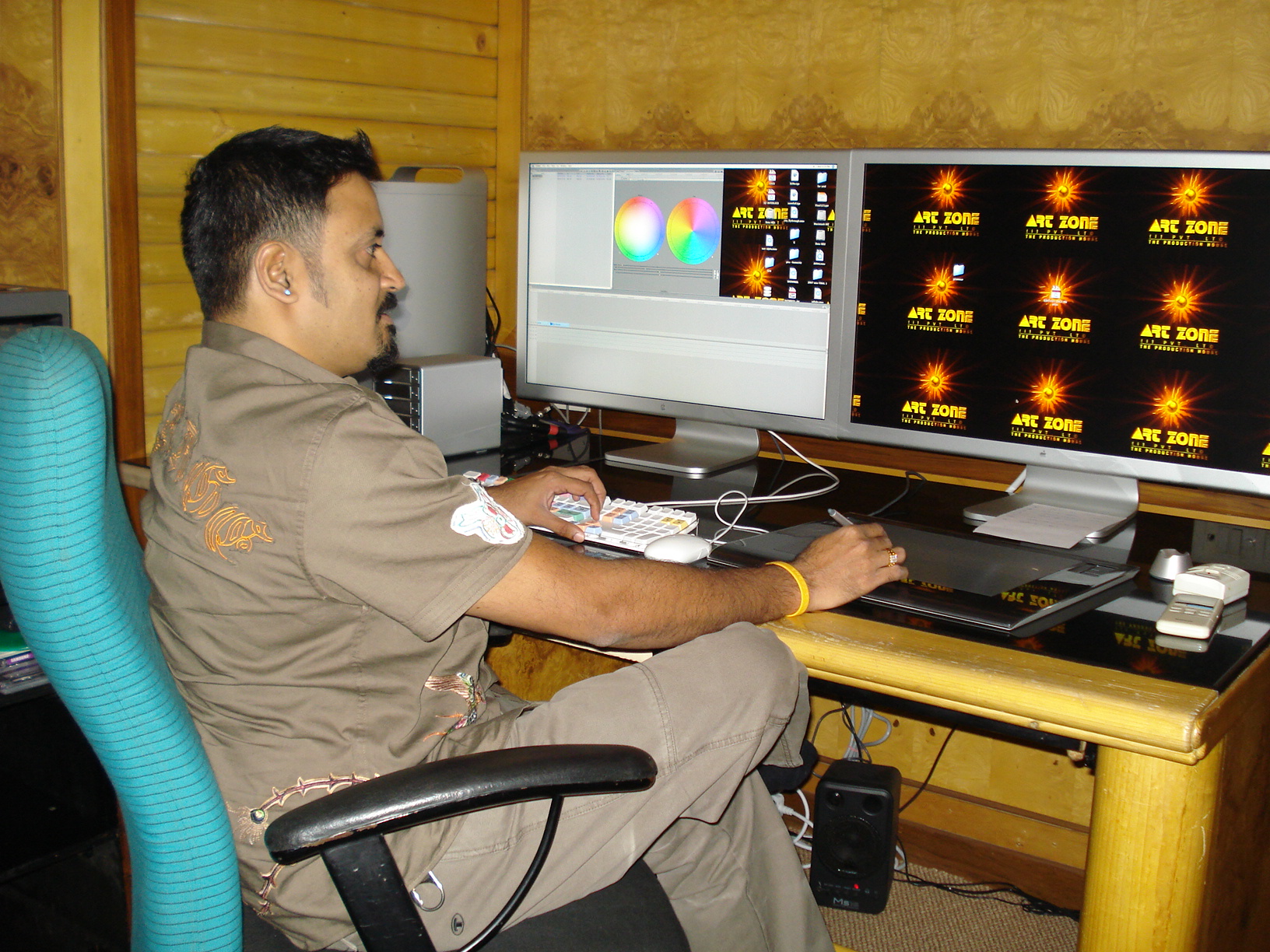 director rajeev khandelwal editing the showreel at art zone studios